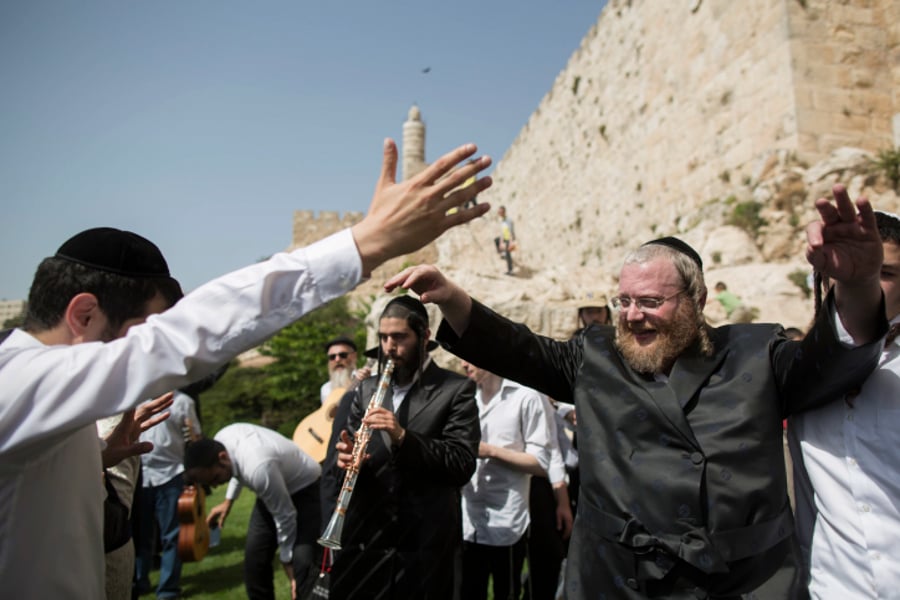 תמונות: תהלוכת הכלייזמרים בירושלים