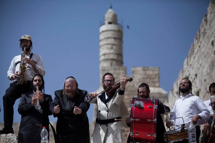 תמונות: תהלוכת הכלייזמרים בירושלים