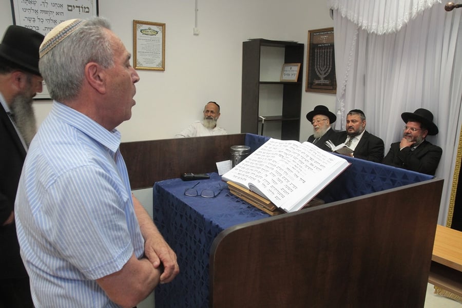 גלריה: הכנסת ספר תורה לבית הכנסת בעיריית בית שמש
