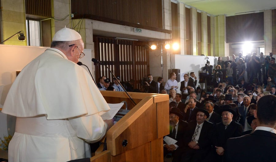 הרבנים הראשיים לאפיפיור: "רואים בך שותף לסובלנות"