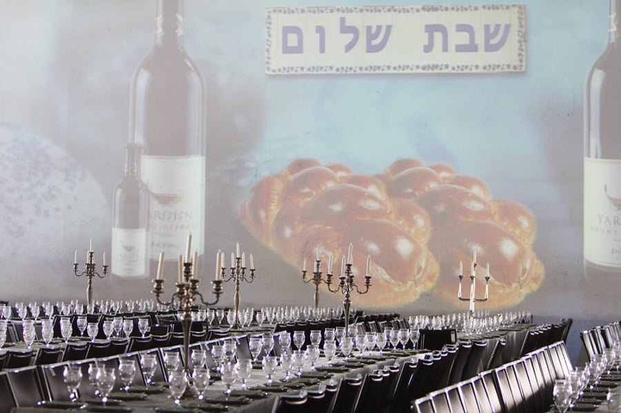 צפו: סעודת השבת הגדולה בעולם