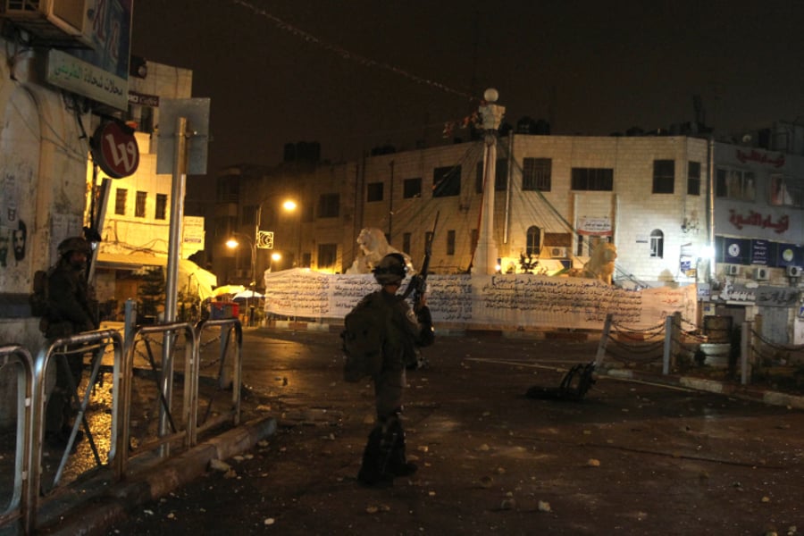 תיעוד: העימותים ברמאללה בין פלסטינים לכוחות צה"ל