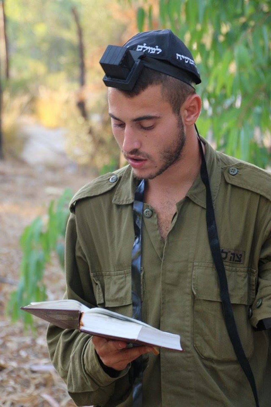 הנשק היהודי: חב"ד חילקו ספרי תהילים ללוחמים