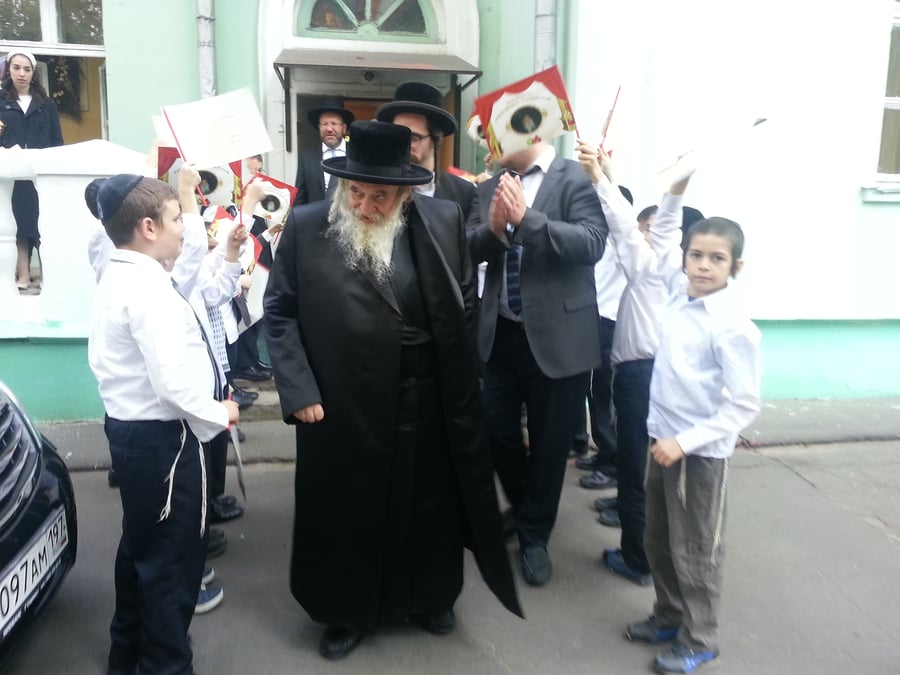 מוסקבה: האדמו"ר מטשערנוביל ביקר בקהילה הליטאית