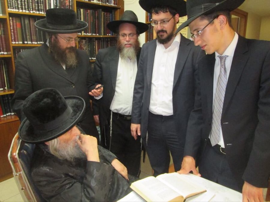 סרבן הגיוס החרדי פנחס ויינשטיין ביקר בבתי הרבנים