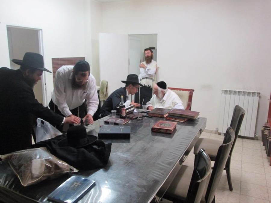 סרבן הגיוס החרדי פנחס ויינשטיין ביקר בבתי הרבנים