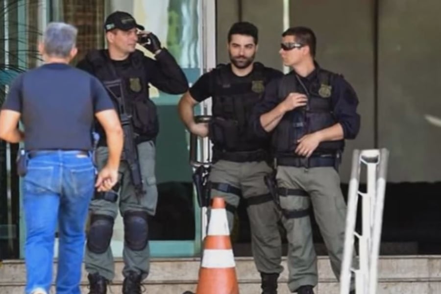 דרמה בברזיל: חמוש מתבצר עם חטוף ועליו מטען נפץ