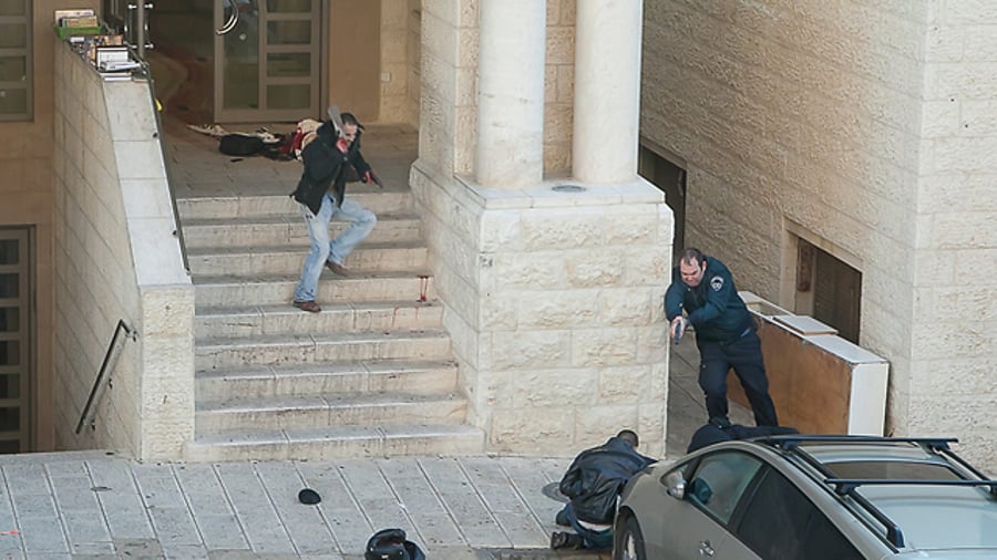 תיעוד חדש נחשף: חיסול המחבלים לאחר הטבח בית הכנסת