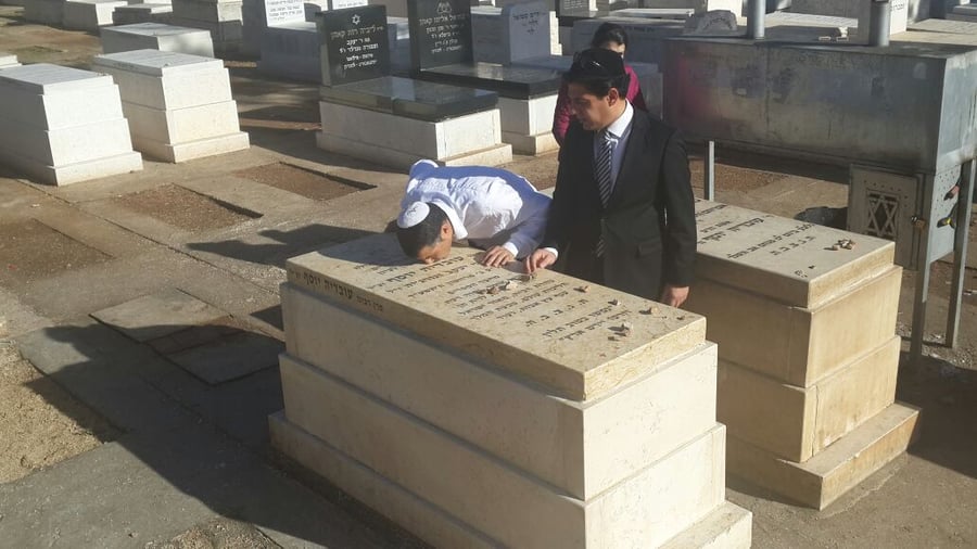 המועמד לראשות העיר בת ים ביקר בקברי צדיקים בירושלים