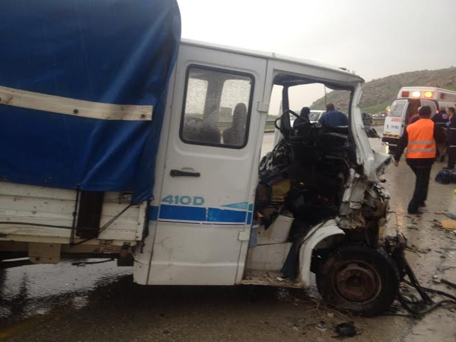 כביש הבקעה: שני הרוגים וחמישה פצועים בתאונה
