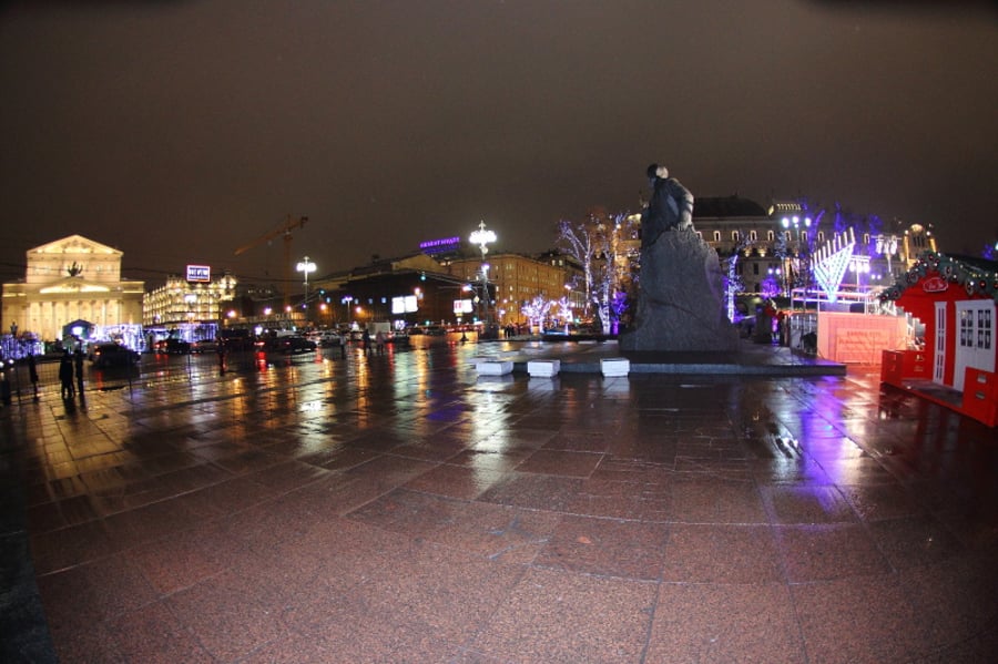 נר ראשון של חנוכה ב'כיכר האדומה' במוסקבה • גלריה