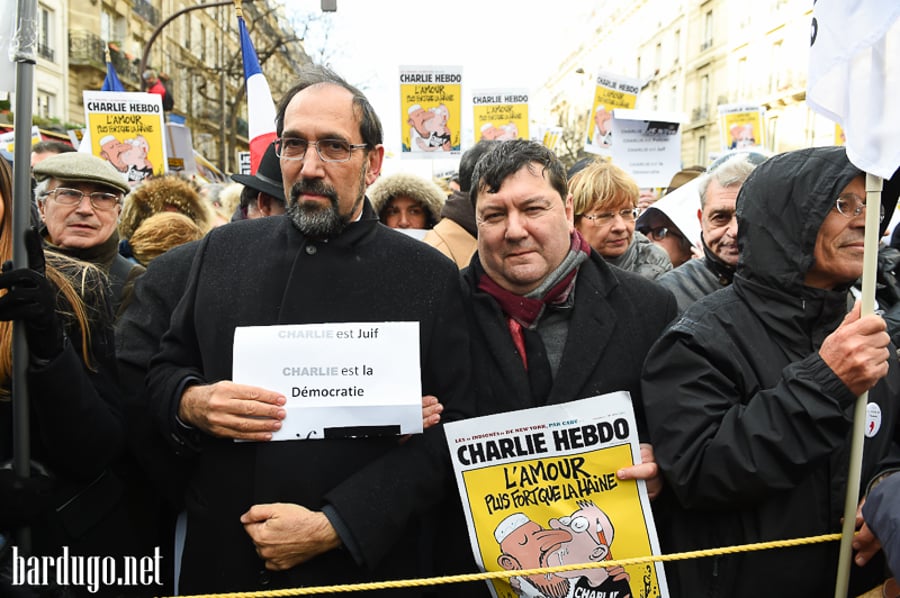 גלריה: עצרת הענק ברחובות צרפת ובבית הכנסת הגדול