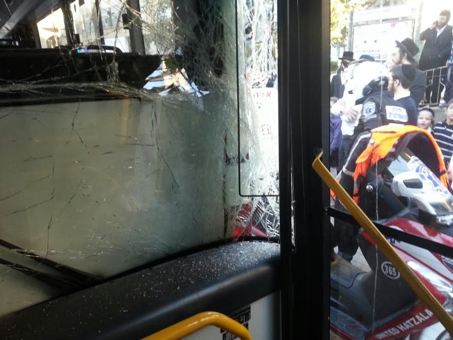בני ברק: 11 נפגעים בתאונה בין 2 אוטובוסים