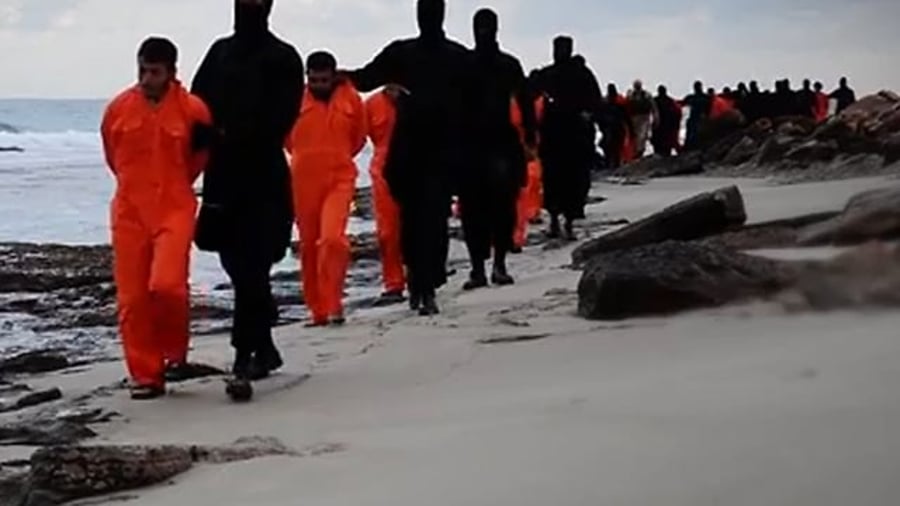 סרטון חדש של דאעש מתעד רצח 21 קופטים בחוף הים של לוב