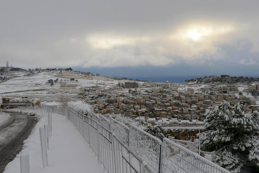 תיעוד מרהיב: צלמי לע"מ תיעדו את השלג הירושלמי