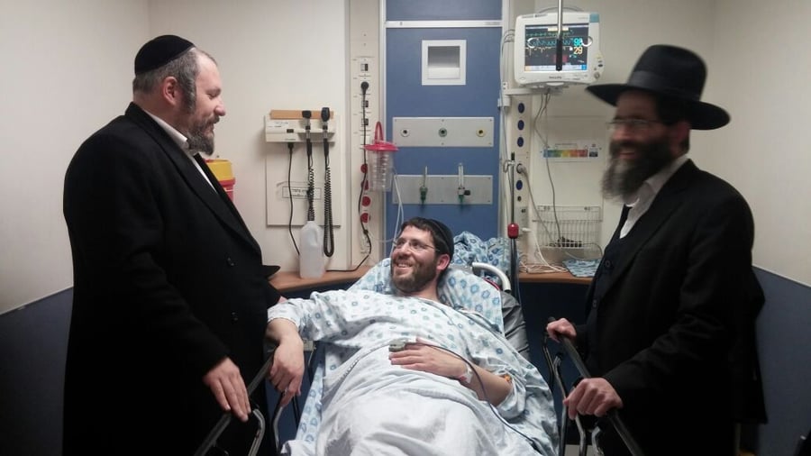 תיעוד: ביקור חולים אצל פצוע הפיגוע בירושלים