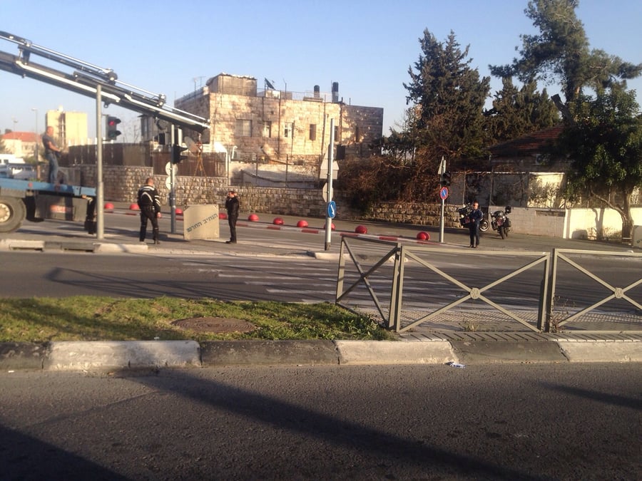 תיעוד: בטונדות הוצבו באזור פיגוע הדריסה בירושלים