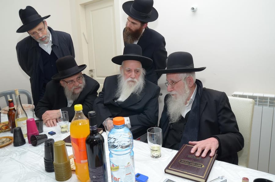 תיעוד: האחים הרבנים לבית אוירבך נפגשו