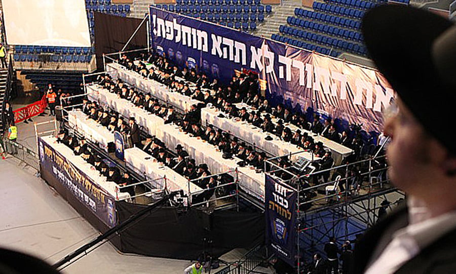 שולחן הרבנים בכינוס, אמש