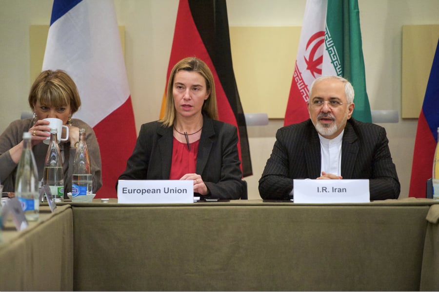 שר החוץ האיראני מוחמד זריף בשיחות