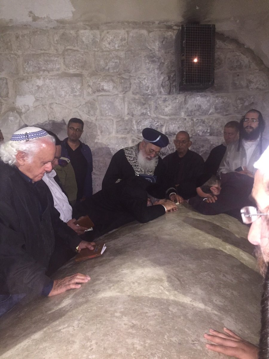 תמונות: הגר"ש עמאר ביקר בקבר יוסף