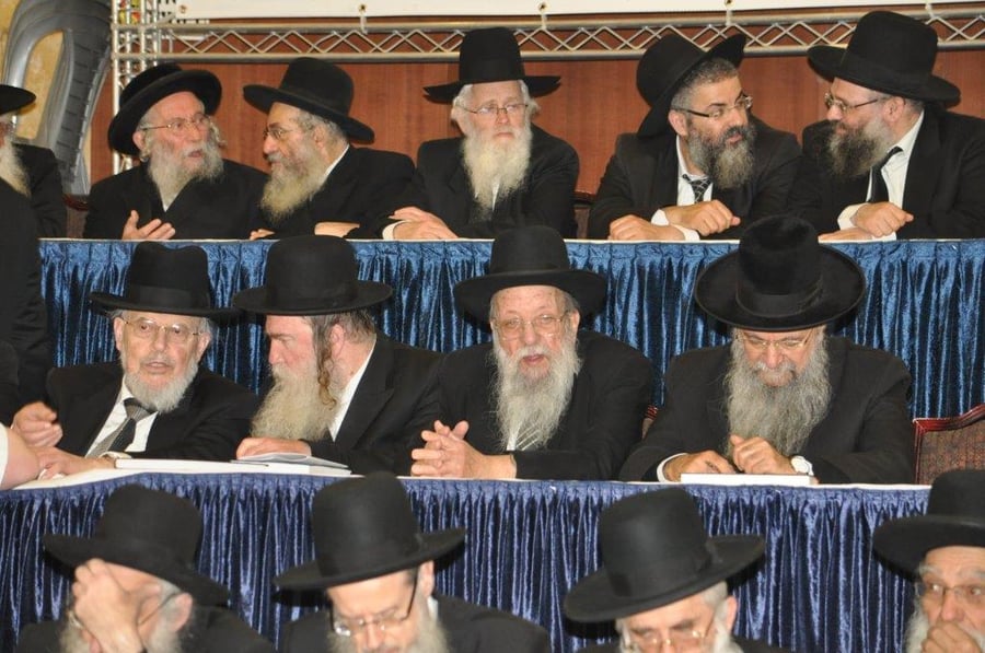 גלריה: גדולי ישראל בכינוס השנתי של "לב לאחים"