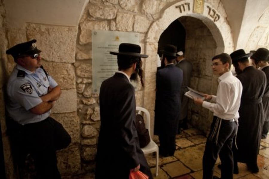 בושה: היהודים פונו בכח והנוצרים קיימו תיפלה בקבר דוד
