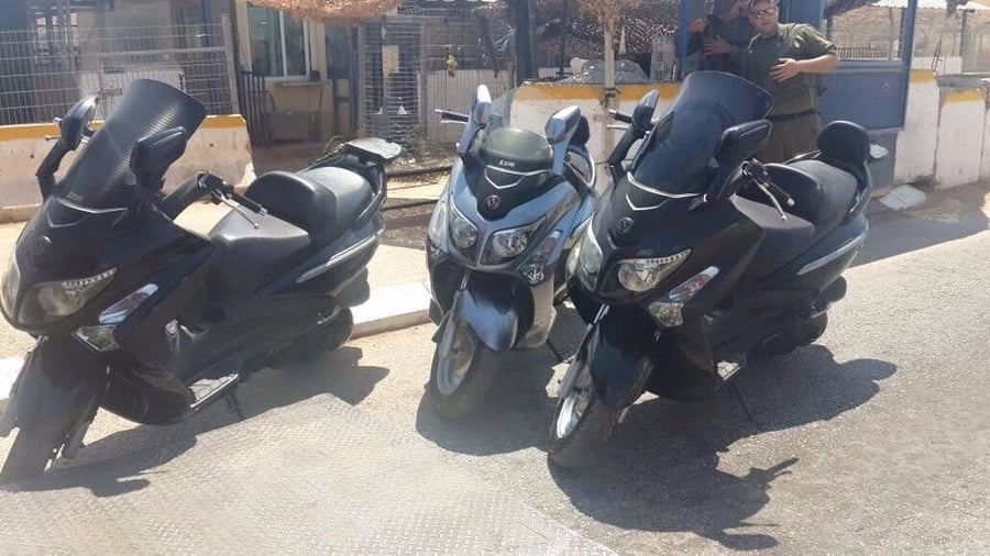 שוטרים מנעו הברחת 3 אופנועים גנובים