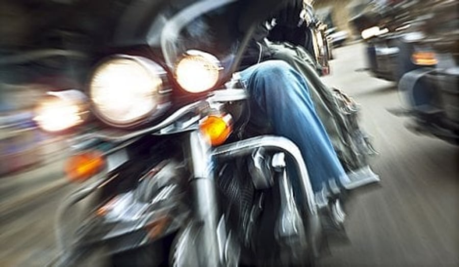 רוכב אופנוע נתפס כשהוא נוסע במהירות של 188 קמ"ש