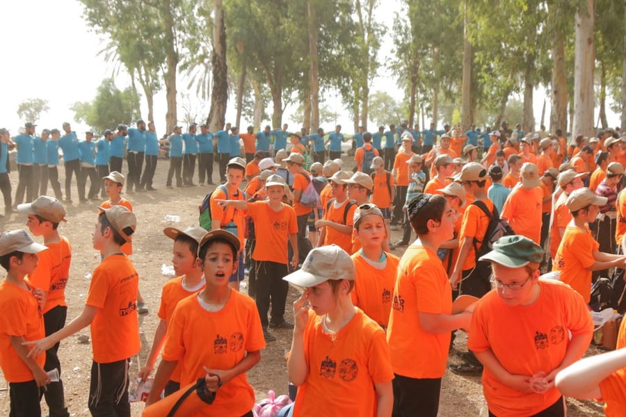 2,500 ילדי הקעמפים של חב"ד התאספו ליום כיף • גלריה