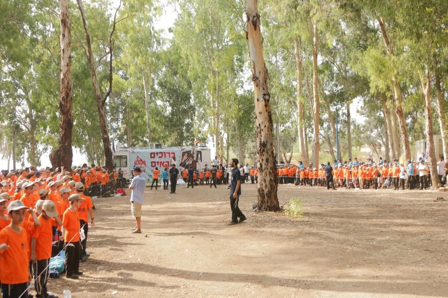 2,500 ילדי הקעמפים של חב"ד התאספו ליום כיף • גלריה