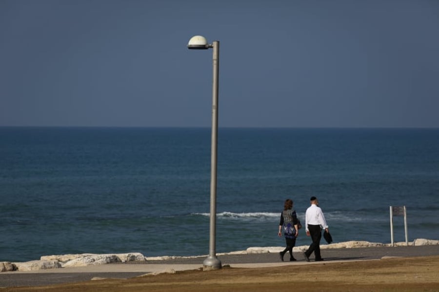 משרד הבריאות הודיע: החוף הנפרד "שרתון" נסגר בשל זיהום במים