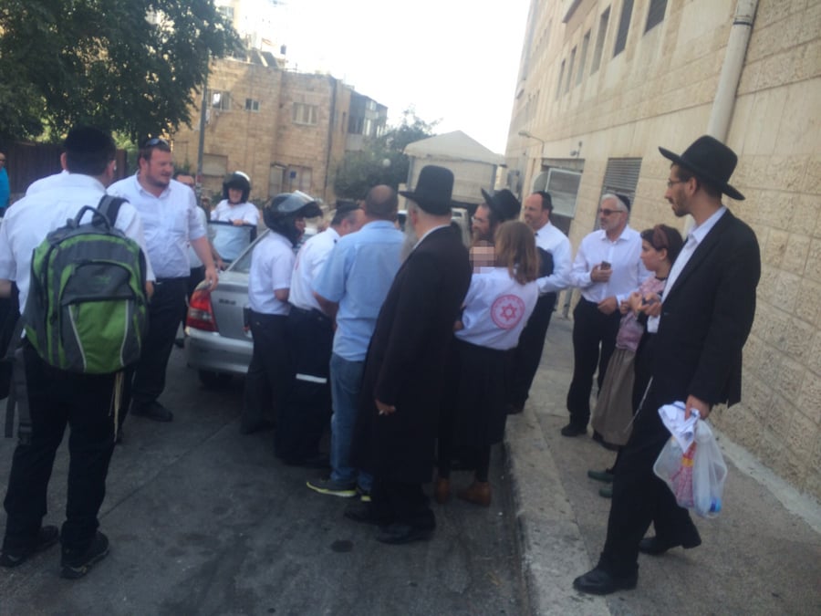ירושלים: שלושה ילדים חולצו ללא פגע מרכב נעול