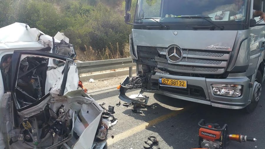 תאונה בכביש 1 בין משאית לרכב פרטי: הרוג ושלושה פצועים