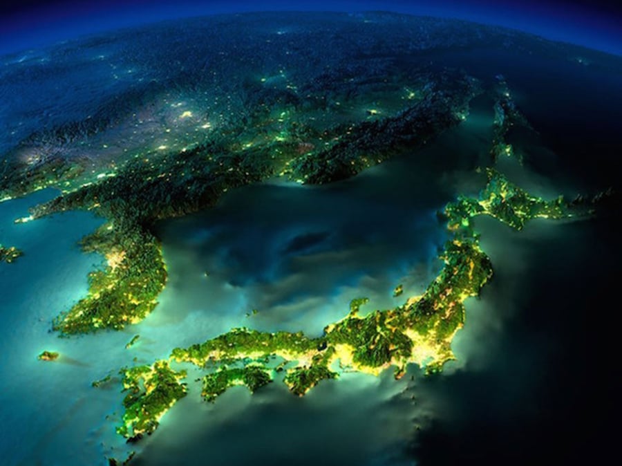 מדהים: כך נראה כדור הארץ מהחלל בלילה