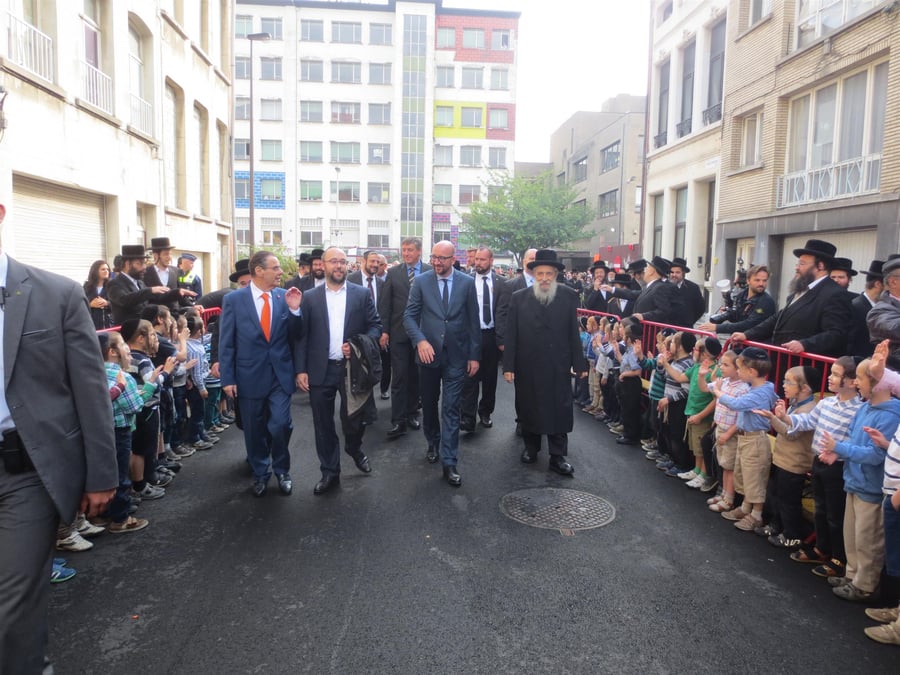 ראש הממשלה הבלגי ביקר במוסדות בעלזא