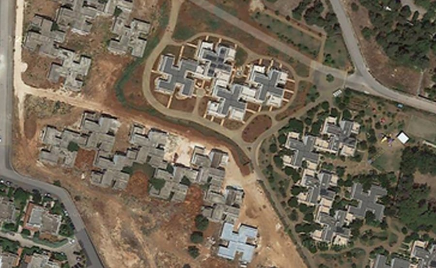 גוגל מפות גילתה לתושבים: הבתים נבנו בצורת צלב קרס