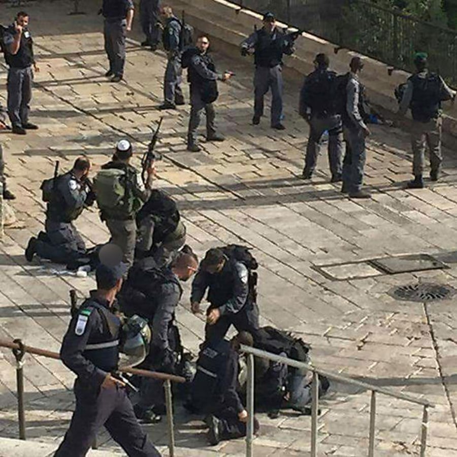 אברכים ושוטרים נפצעו בשני פיגועים בירושלים