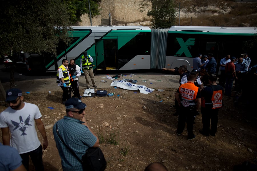 תיעוד מדמם: זירות פיגועי הטרור הרצחניים בירושלים וברעננה