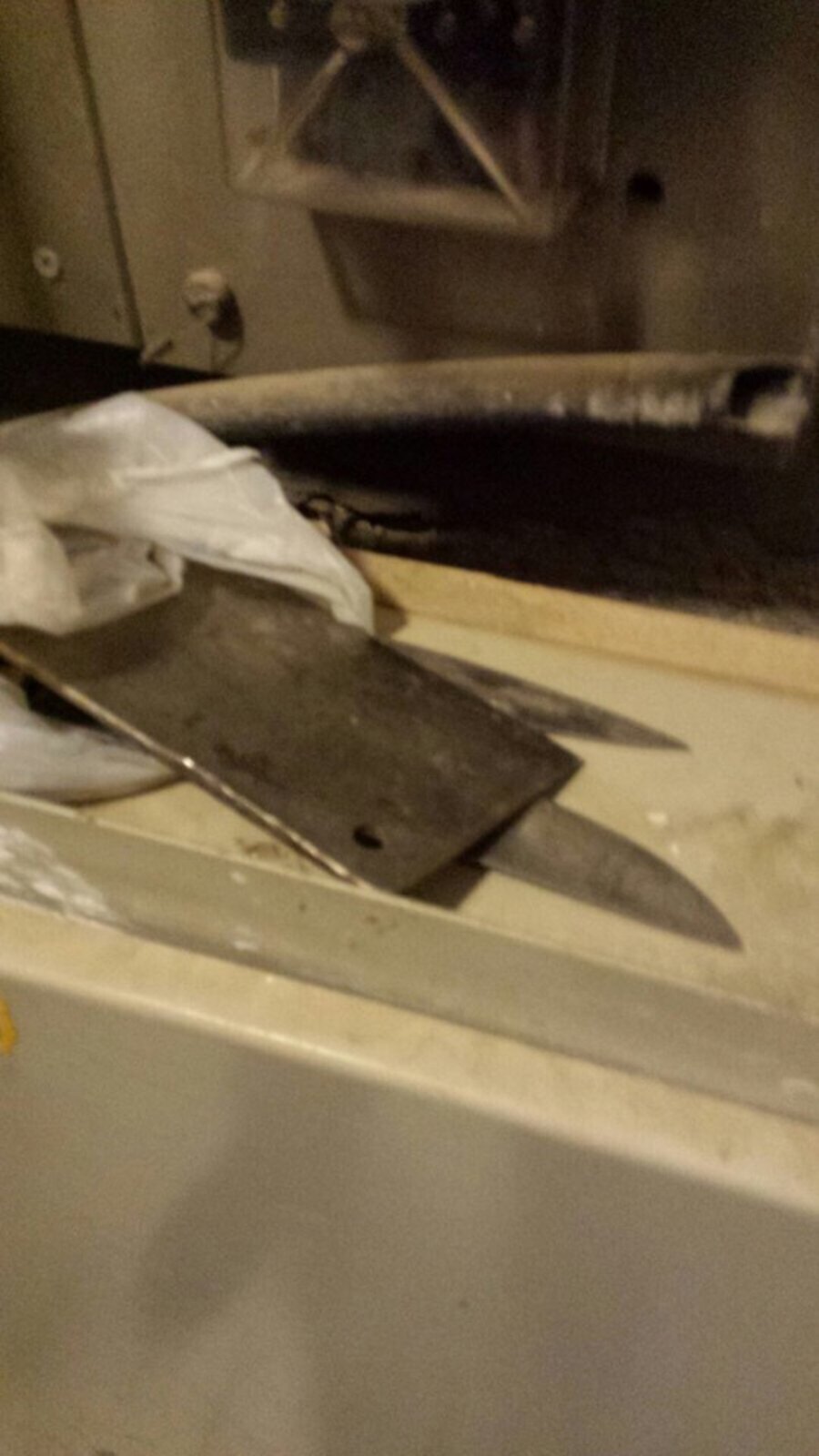 סכינים נמצאו מוסתרות באתר בנייה בהר נוף; המשטרה חוקרת