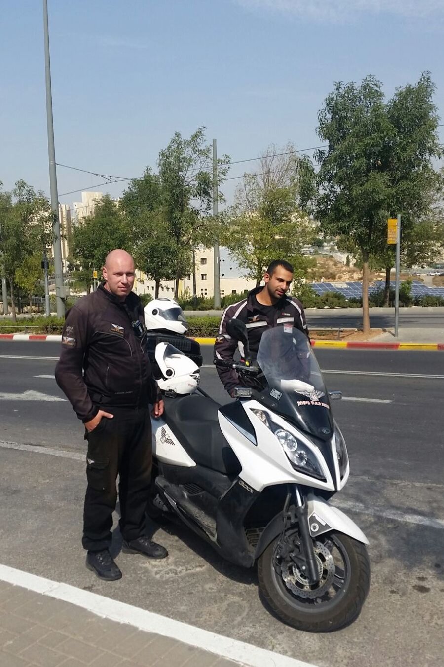 תיעוד: יחידת האופנועים לאבטחת מוסדות החינוך בירושלים הצילה תינוקת
