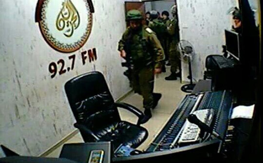 צה"ל פשט על תחנת רדיו בחברון ששידרה הסתה וסגר אותה