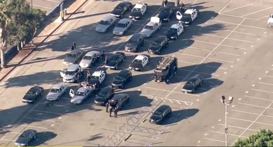 כוחות הביטחון בלוס אנג'לס עורכים סריקות בבתי הספר
