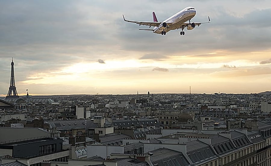 מי החביא מטען דמה בטיסת אייר פראנס לפריז?
