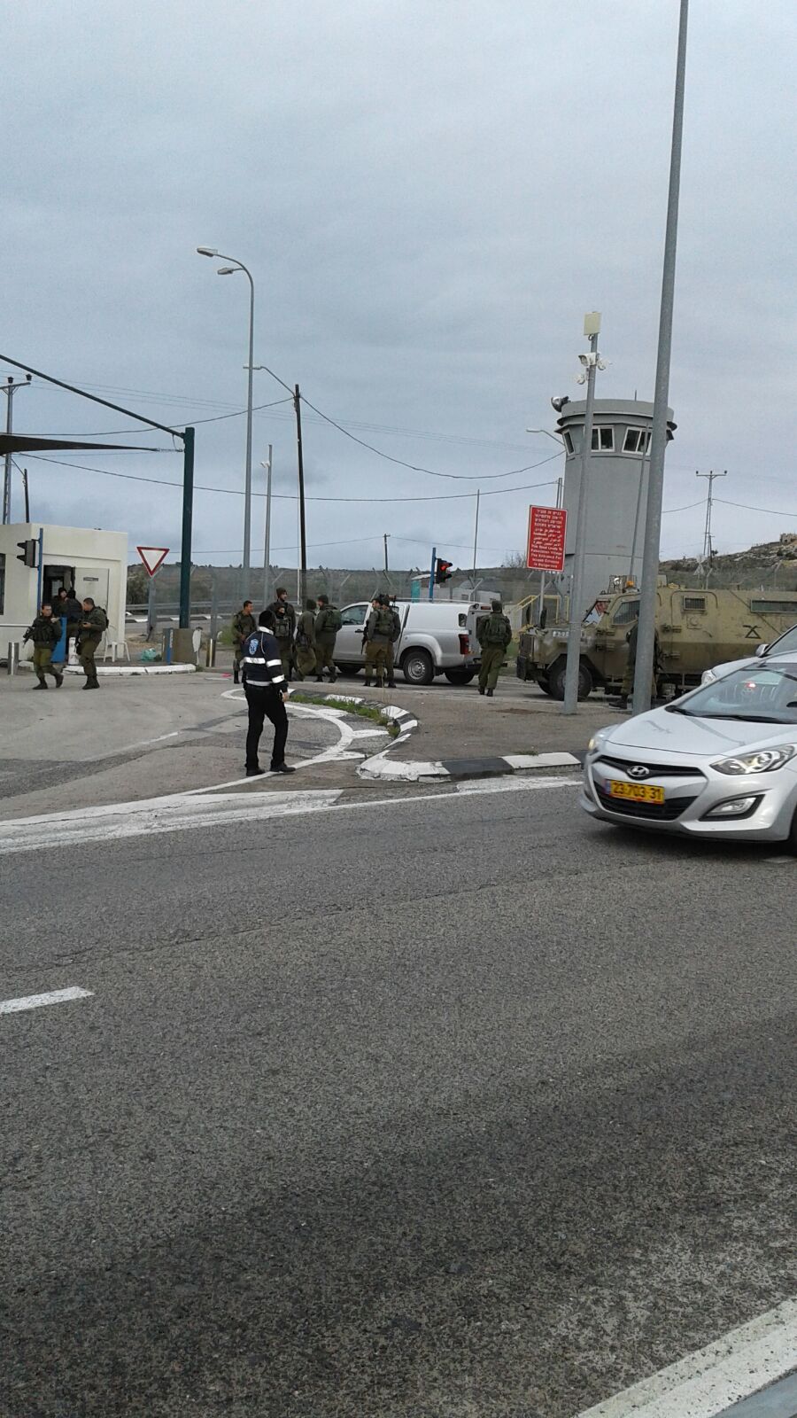 סמוך לבית חורון: רכב פרץ את המחסום ופצע חייל באורח קל