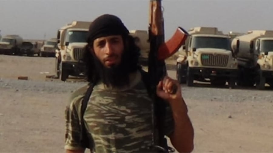צפו: עורף הראשים של דאעש  - "ג'ון הג'יהאדיסט" נחשף בפנים גלויות