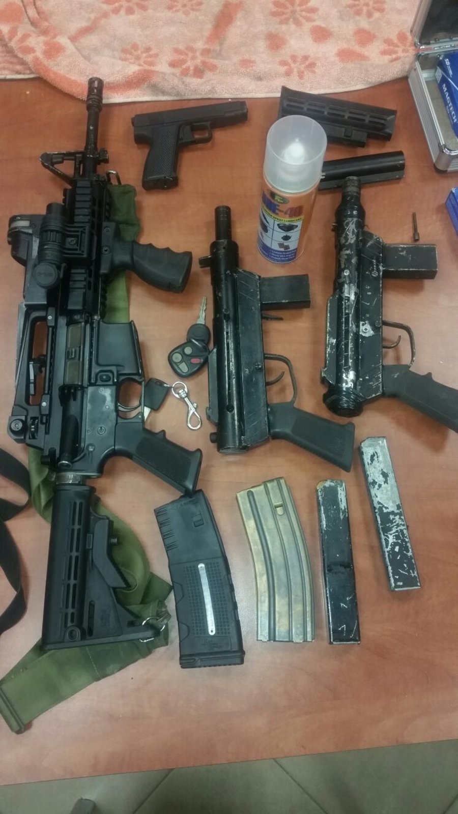 כוחות הביטחון תפסו הלילה: מבוקשים, נשק וכסף מזוייף