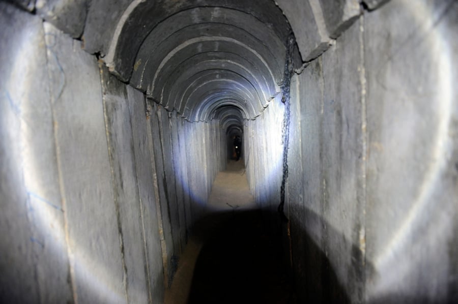 1,000 חופרים, 50 מטר בשבוע: כך חופר חמאס את המנהרה הבאה