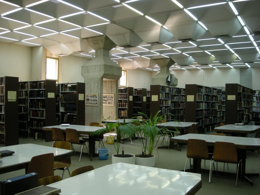 שוד הספרים העתיקים בספריית הרמב"ם - נעצר חשוד