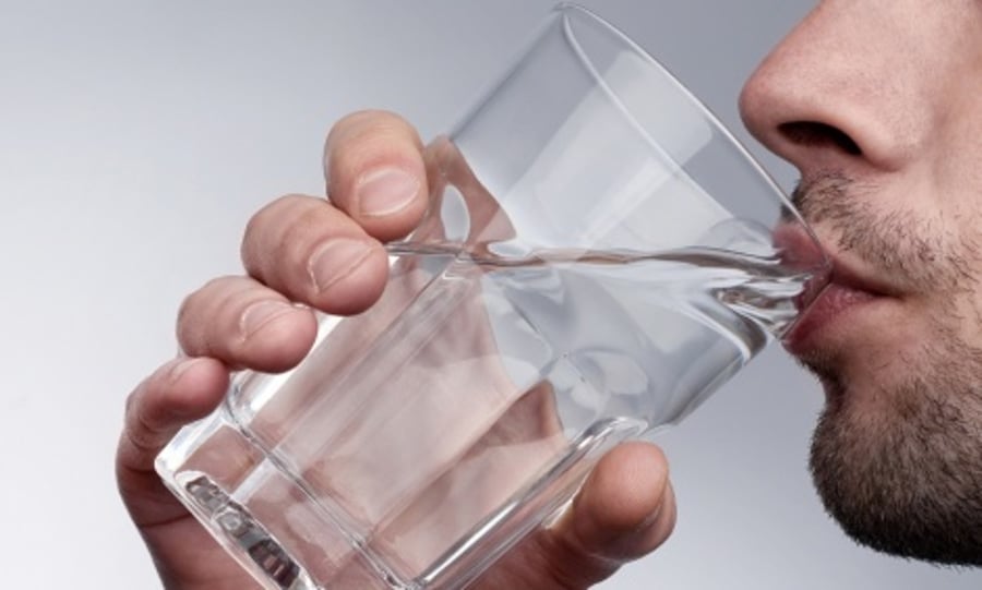 6 דברים שיקרו אם תשתו 3 ליטר מים כל יום